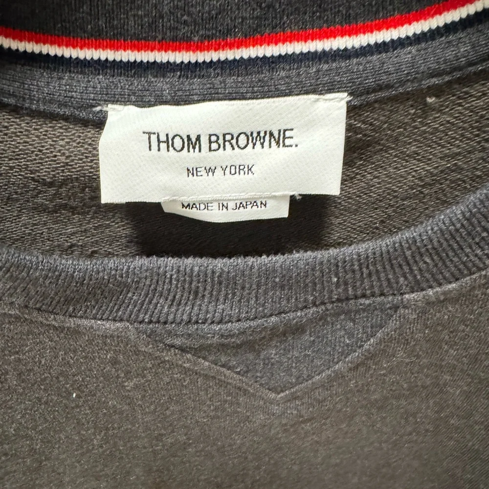 Vintage 2000’s Four striped Sleeve Thome Browne Charcoal Crewneck Sweatshirt - Picture 4 of 8